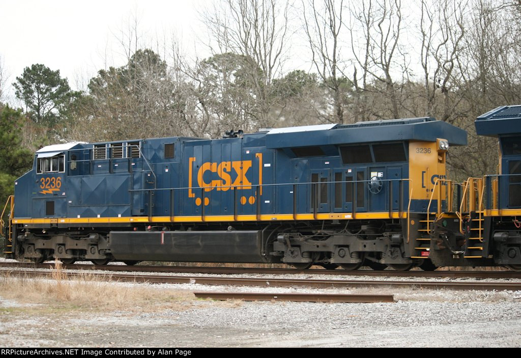 CSX 3236 leads across Valleywood Road